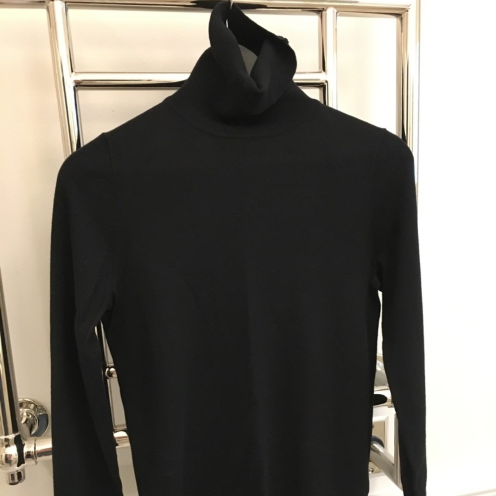 100% Merino Wool Black Turtleneck Sweater